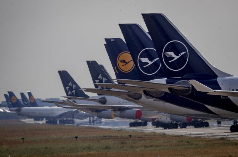 Die Coronakrise zwang den Luftverkehr dazu, am Boden zu bleiben. AP
