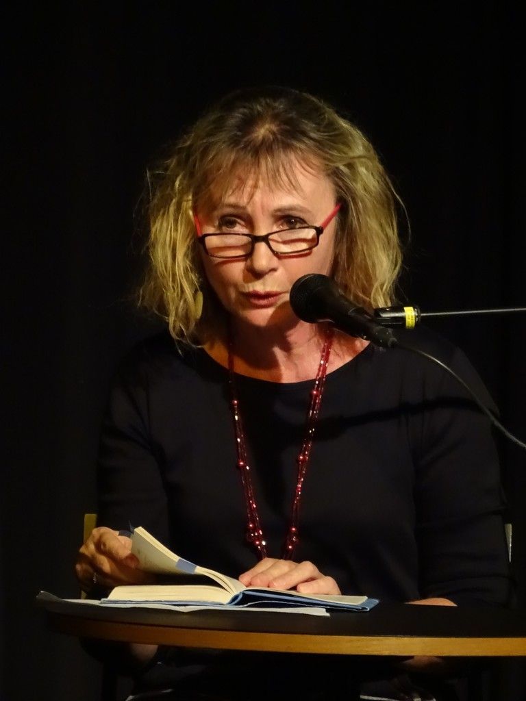 Schriftsteller auf virtueller Bühne