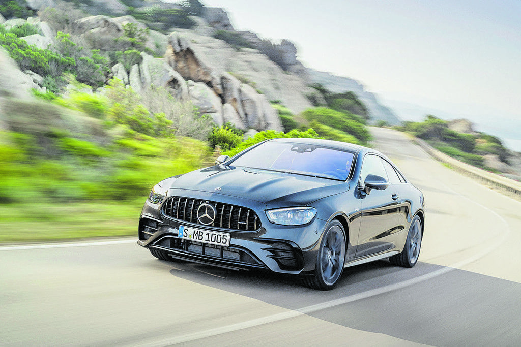 Autonews der Woche Feinschliff für die AMG-Versionen des E-Klasse Coupés und Cabrios / BMW X2 kommt an den Stecker / VW T-Cross im Coupé-Stil soll 2021 nach Europa kommen