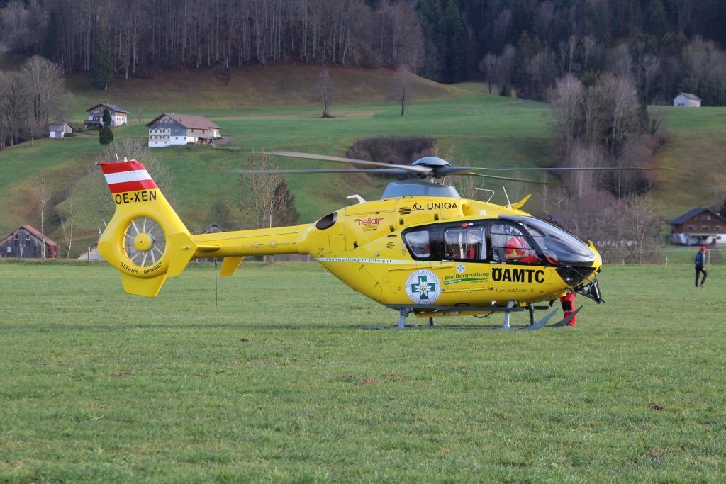 Reanimation nach Unfall in Hard