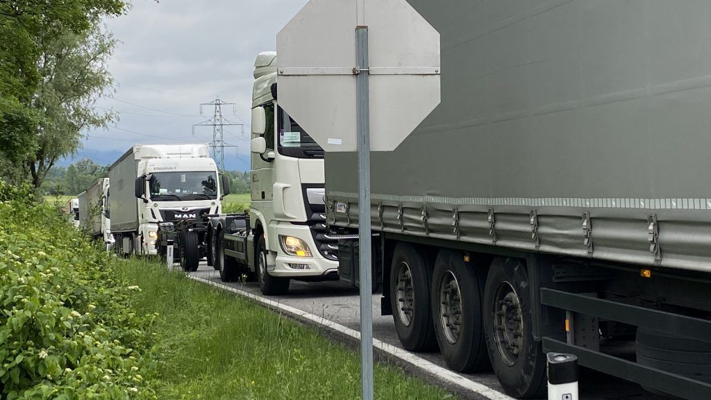 Warum sich der Stau am Zollamt Wolfurt langsam auflöst