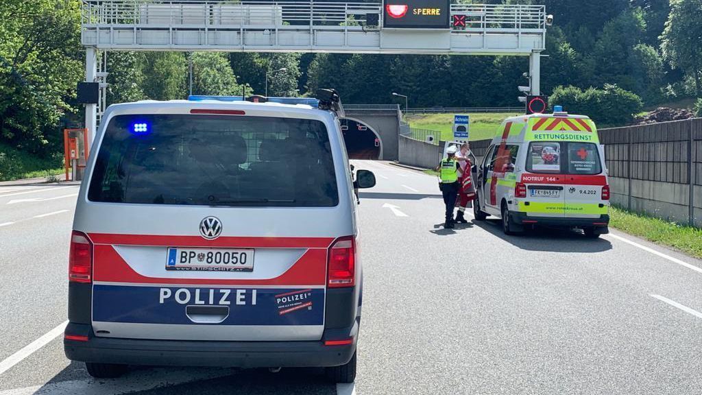 Schwerer Unfall im Achraintunnel &#8211; Totalsperre