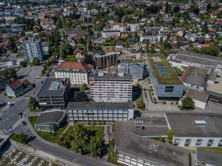 Die Fachhochschule Vorarlberg schaffte es bei den „Co-Publikationen mit Industriepartnern“ unter die besten 25 Hochschulen weltweit.FH