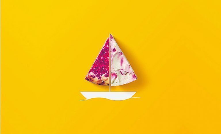 sommerliche genusspause für Groß und klein bei McDonald‘s
Mit der Ribisel Torte und der Rückkehr der Pfirsich-Melba Torte wird der Sommer im McCafé süß. Familien genießen die süßen und pikanten Menüs in den McDonald‘s Restaurants unter Einhaltung aller geltenden Sicherheitsmaßnahmen zum Vorteilspreis. Mit den VN-Familienheft-Gutscheinen gibt es für kleine Schleckermäuler zwei Happy Meals zum Preis von einem und für hungrige Erwachsene zwei McF1rst Menü zum Preis von einem.