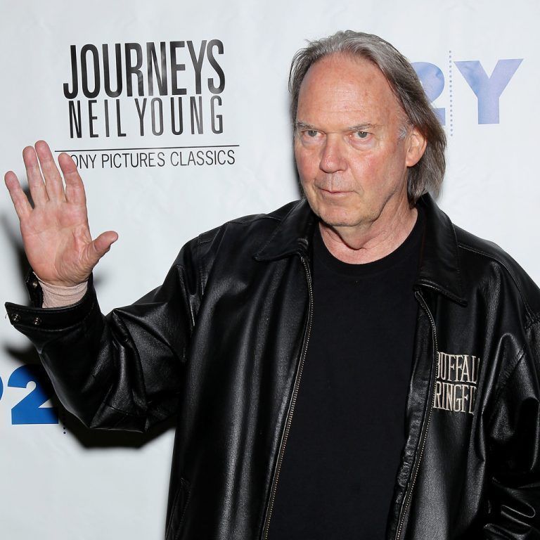 US-Präsident Donald Trump hat bei einem Wahlkampf-Auftritt einen Song von Neil Young gespielt: Der Musiker prüft jetzt rechtliche Schritte.AP