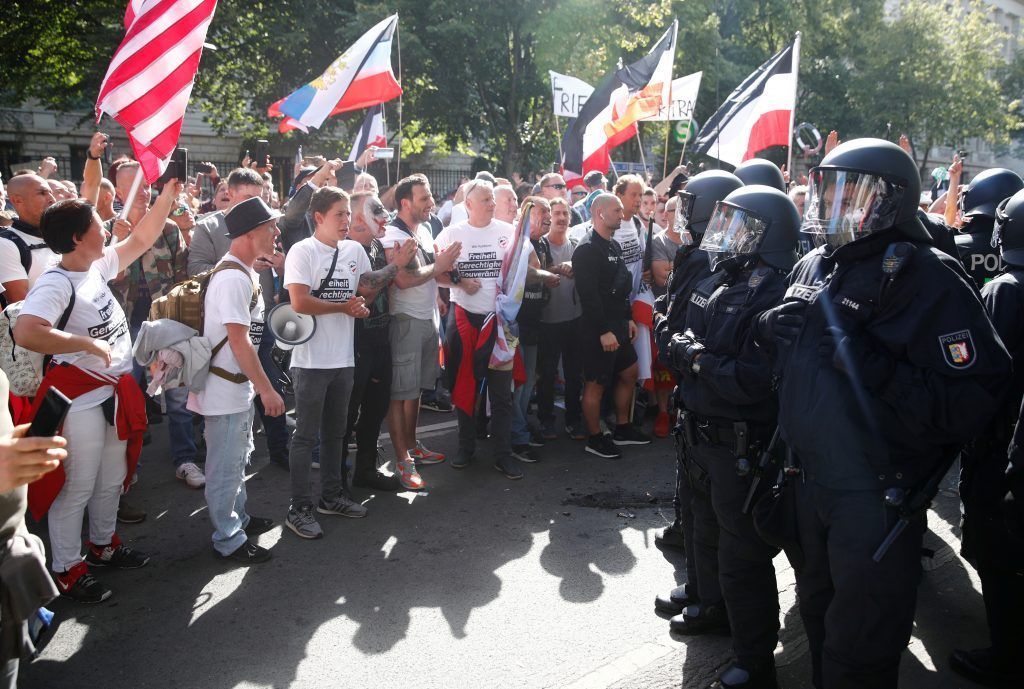 Berliner Polizei löst Demo gegen Corona-Politik auf