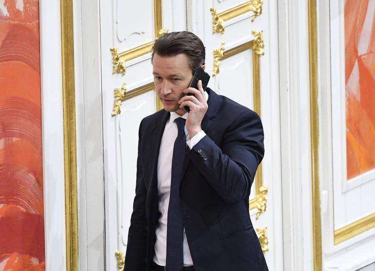Finanzminister Gernot Blümel bleibt Steuerhinterziehern auf der Spur. APA