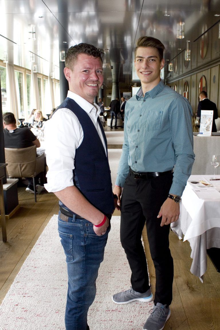 Auf der Suche nach erlesenen Weinen: Jakob Handler (l.) und Elias Lorenz.