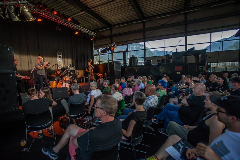 Festival-Konzert in der Wälderbähnle-Remise in Bezau. Heuer muss es etwas distanzierter zugehen. VN/Steurer