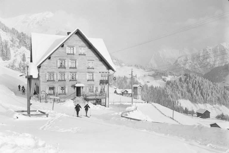 Das Gebäude des ehemaligen Gasthauses Stern in Fontanella wurde 2013 komplett saniert und in einen 12-Appartements-Komplex umgewandelt.
