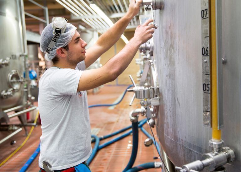 Die Unternehmen der Vorarlberger Lebensmittelindustrie suchen weiterhin Fachkräfte und Lehrlinge. Hermann Pfanner Getränke