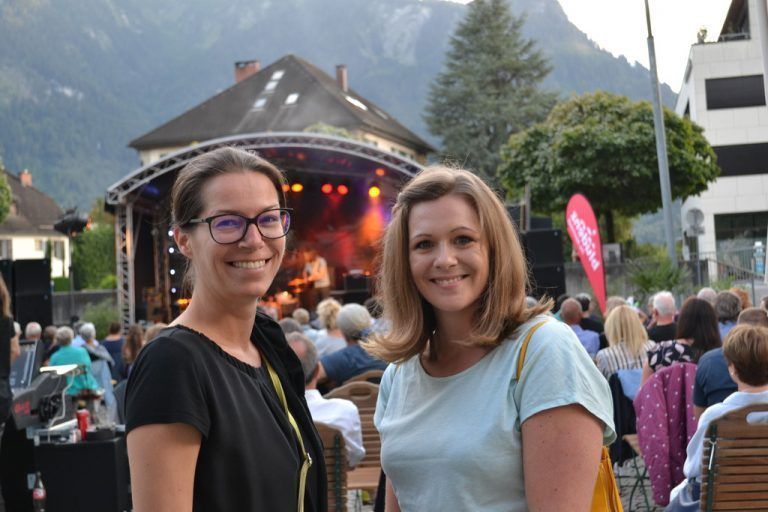 Anita Nigsch (l.) und Rosa Stampfer waren ebenso unter den Gästen.