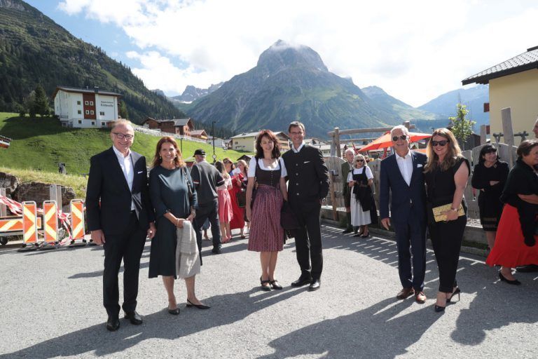 Bgm. Ludwig Muxel und Angelika Rein, LH Markus Wallner und Sonja, Tourismusdirektor Hermann Fercher und Renée Jud. ame