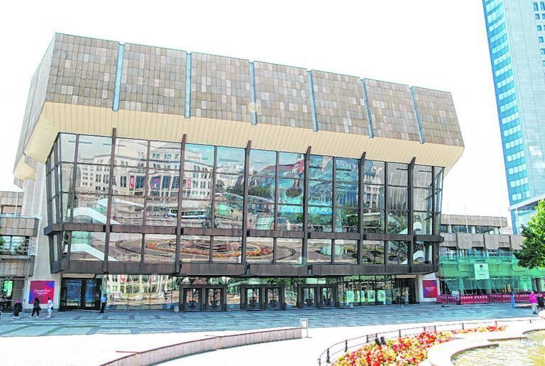 Das Gewandhaus war früher das Messehaus der Tuchwarenhändler.Stadt Leipzig (3)