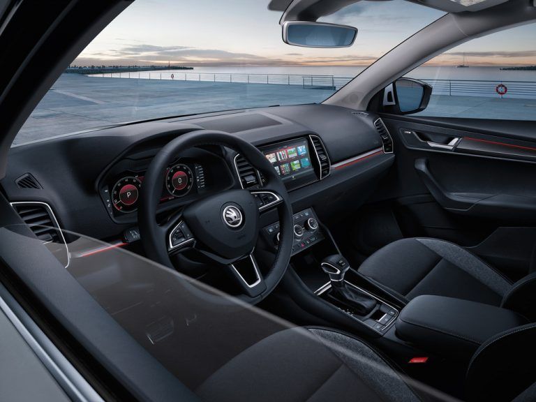 Das klar gegliederte Cockpit verfügt über eine umfassende digitale Mitgift.