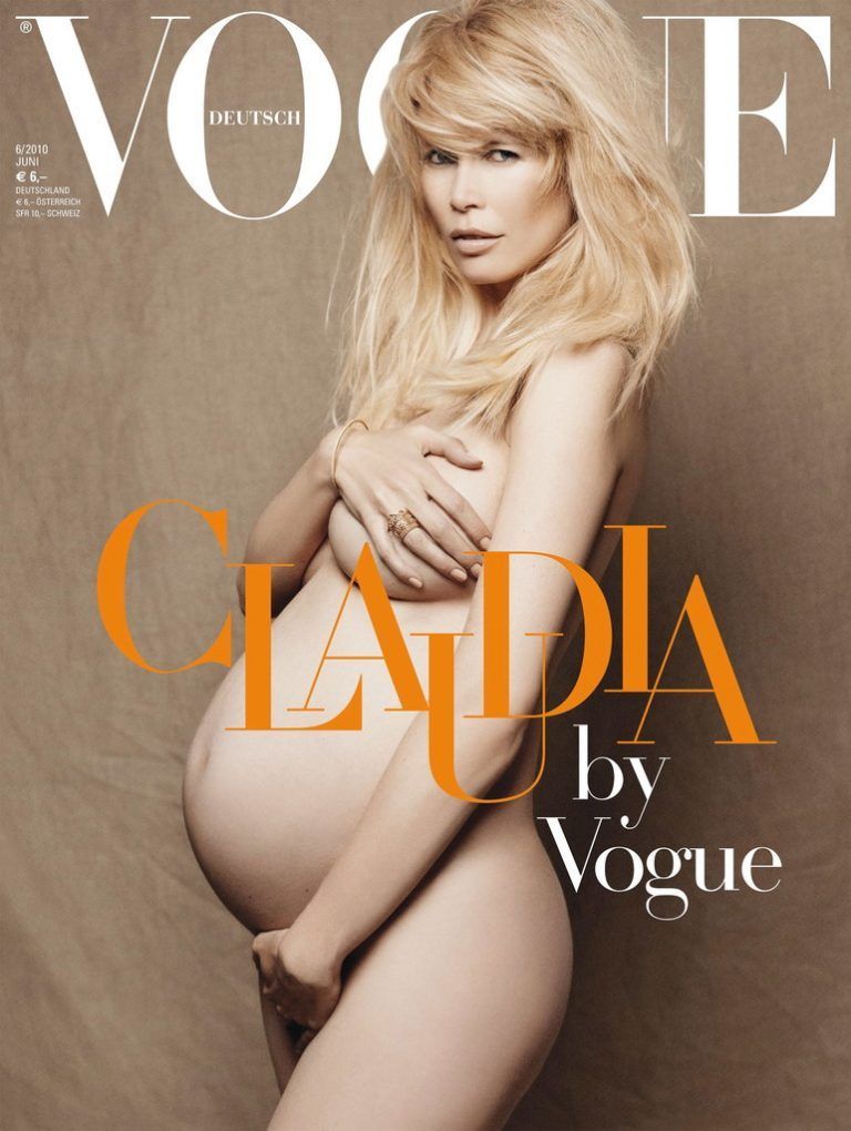 Das Model posierte 2010 nackt und hochschwanger für die deutsche „Vogue“.