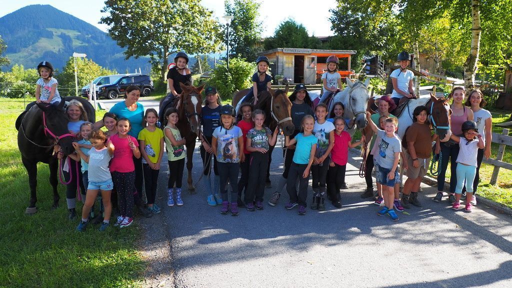 Im Galopp in die Herzen der Kinder