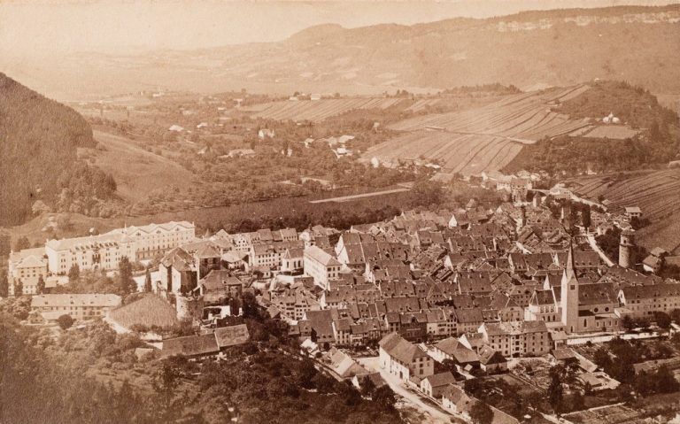 Diese seltene Aufnahme der Stadt Feldkirch ist um 1880 zu datieren, die Stadtchronik ist 200 Jahre älter. Vorarlberger Privatsammlung
