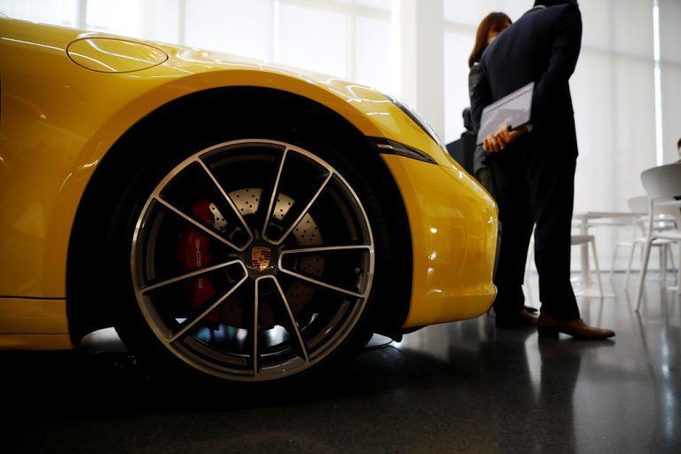 Fahrzeuge aus der laufenden Produktion seien nicht betroffen.reuters