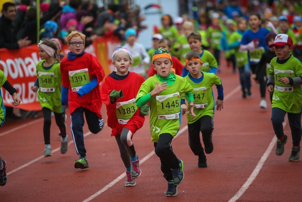 Kinder zum Laufsport führen