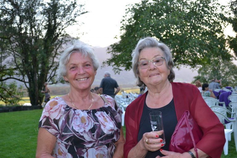 Inge Gengenbacher und Edmunda Hartmann zeigten sich vom dargebotenen Kabarettprogramm begeistert.