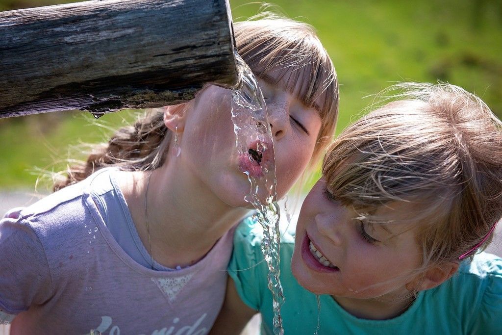 Damit Kinder mehr Wasser trinken