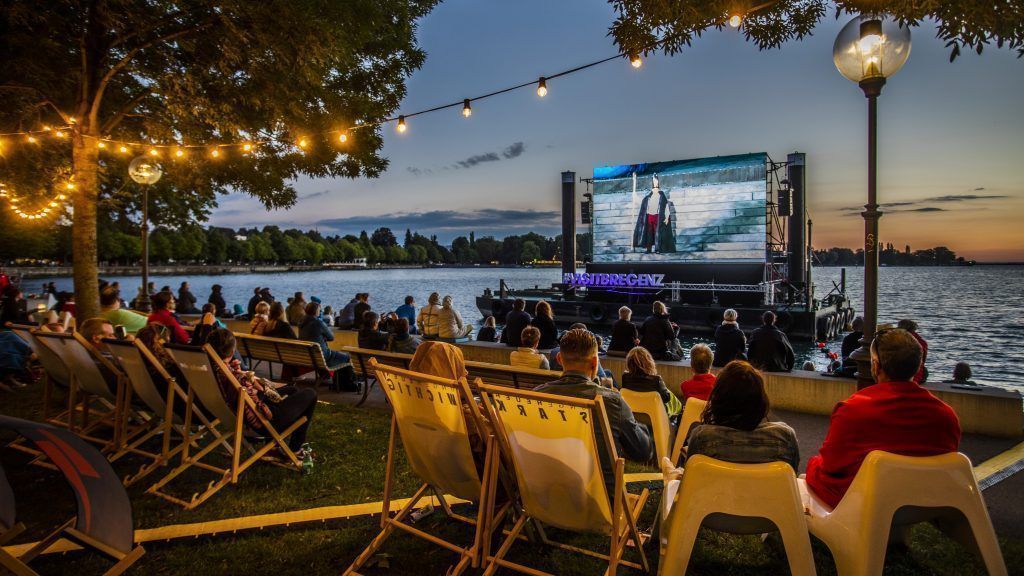 Fantastisches Opernkino auf dem See