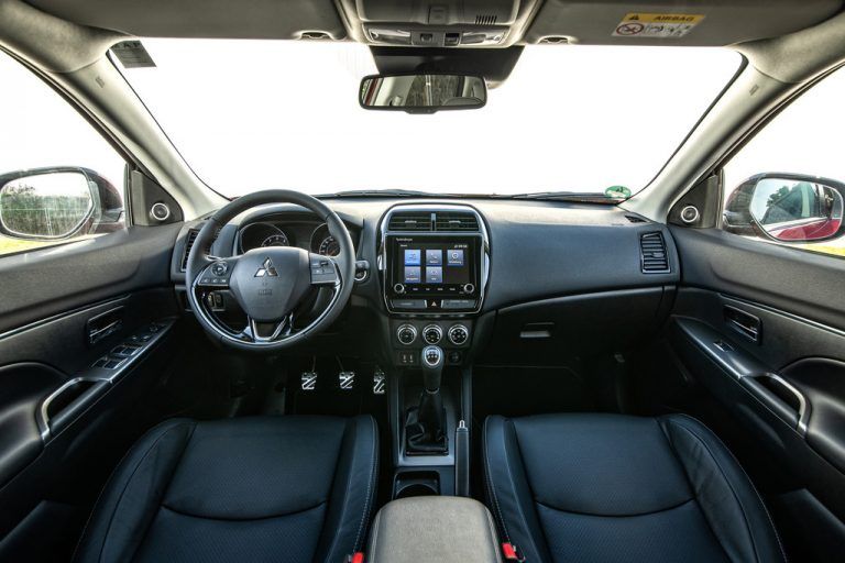 Schmuckeres Styling im Cockpit. Das Display des Infotainmentsystems wurde auf acht Zoll vergrößert.