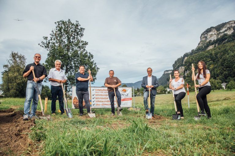 Spatenstichfeier in Hohenems u.a mit Geschäftsführer Alexander Loretter, Bürgermeister Dieter Egger und Baumeister Jürgen Haller. VN/SAms