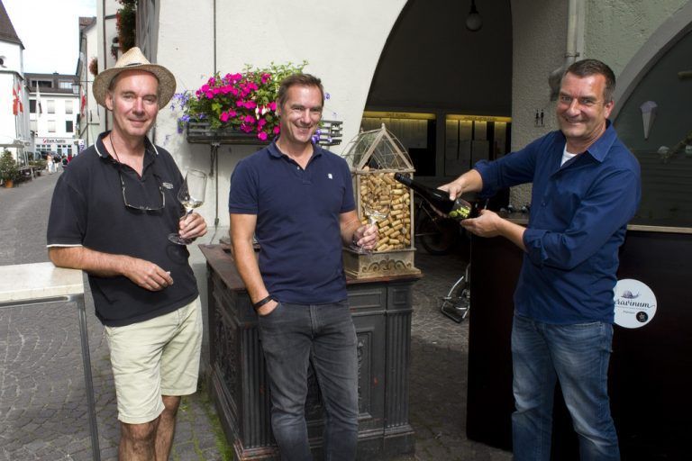 Stefan Birkel (l.), Dieter Wohlgenannt und Peter Klien (Weinbau Noos). Franc