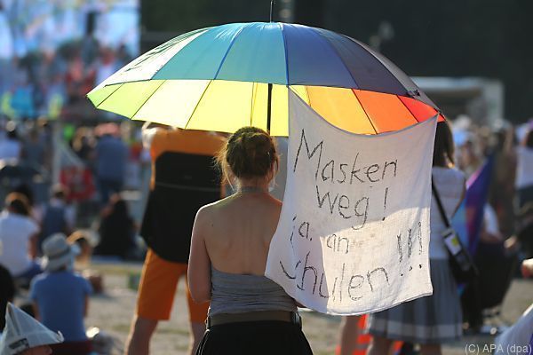 Anti-Corona-Demos in Deutschland zeitweise gestoppt