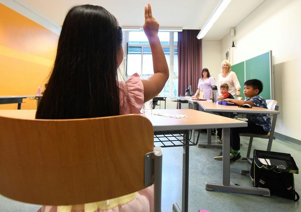 100 Sommerschüler ohne Lehrer