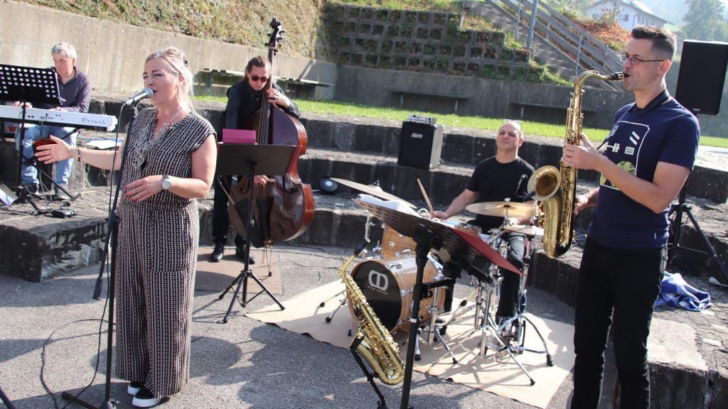 Jazzige Klänge bei strahlendem Sonnenschein in Bildstein