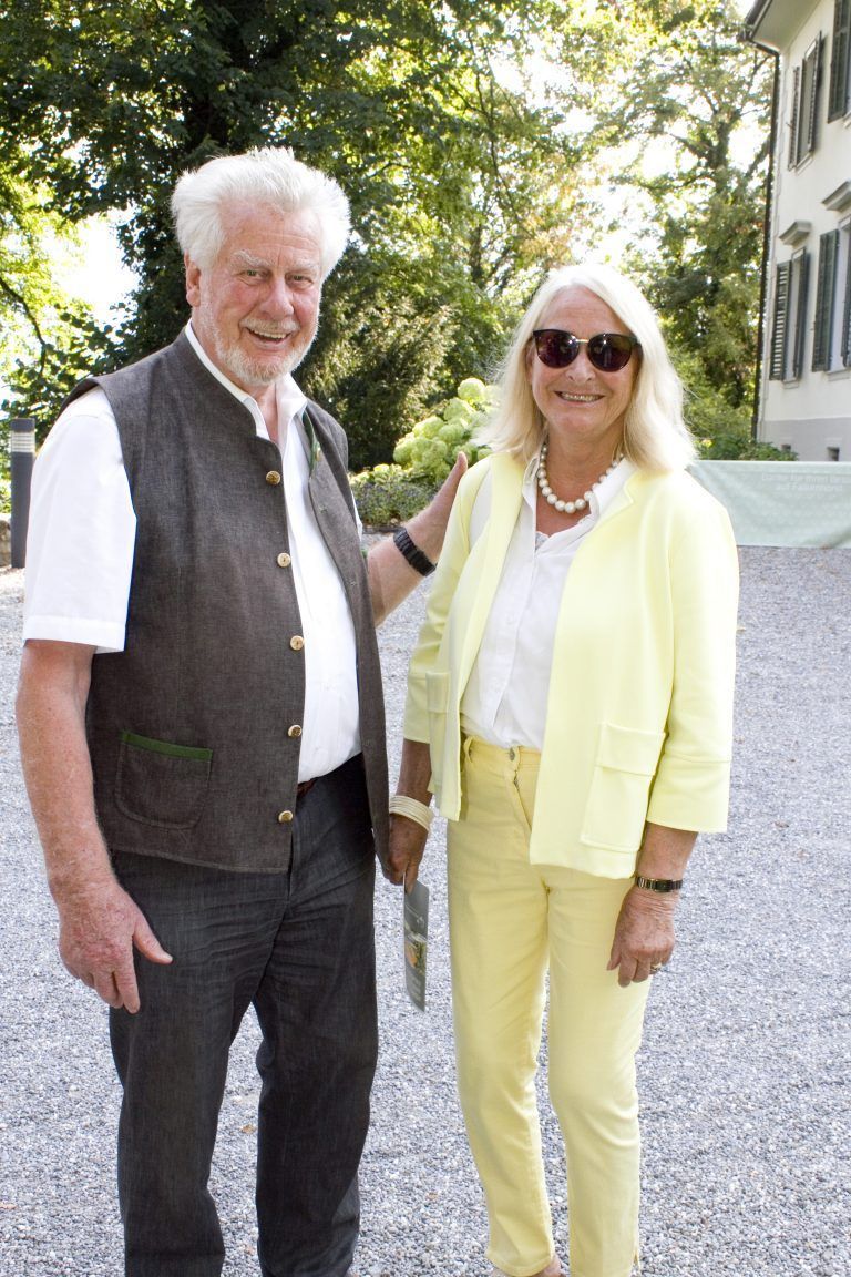 Heinz und Renate Mayer auf Kunstrundgang.