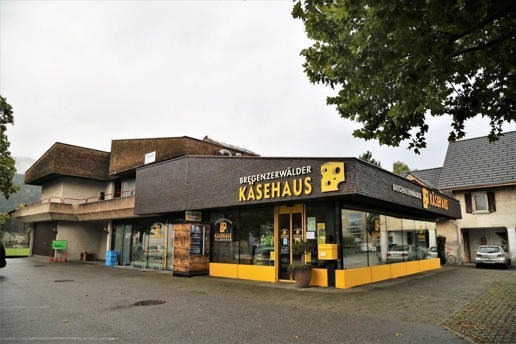 Gelbes Duo: Käselaib und Posthorn