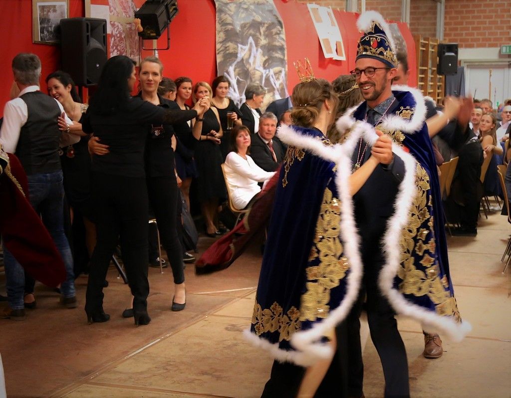 Prinzenpaar blüht  Frischluft-Inthronisation