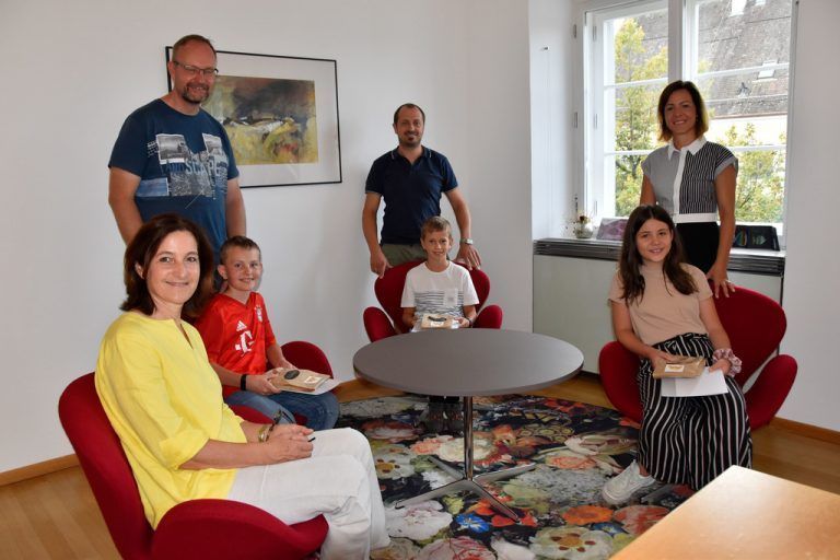 Drei Mitarbeiter der Gemeinde wurden von ihren Kindern begleitet.Marktgemeinde