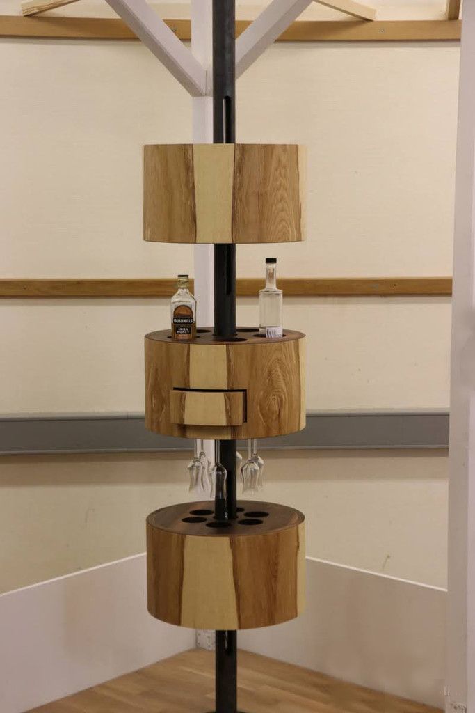 Hans Christof Gut beeindruckt Fachleute mit seiner Bar. FA