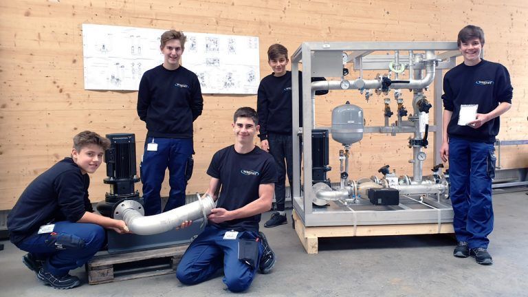 Wagner Über fünf neue Lehrlinge freut sich das Team in Nüziders. Julian, Martin, Raffael, Elias und Fabian erlernen seit September den Beruf des Installations- und Gebäudetechnikers. Damit bildet das Unternehmen derzeit 13 Lehrlinge aus.