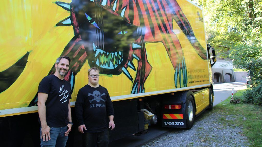 Künstler WolfGeorg gestaltet Trucks