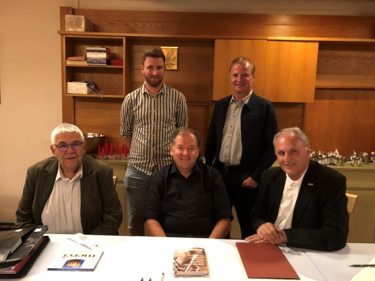 Bezirksobmann-Stv. Egon Nigsch, Bezirkskpm. Raphael Keller, Ehrenbezirkskpm. Ernst Gratzer, Bezirksobmann Christoph Lutz, Landesobmann Wolfram Baldauf. <span class="copyright">bms</span>