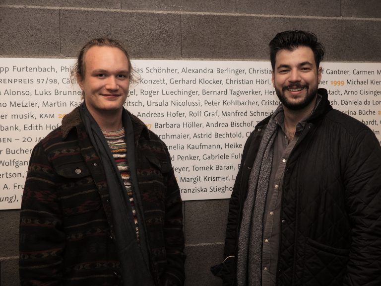 Im Publikum: Musiker Sebastian Lorenz und Cenk Dogan (Mitorganisator des Fierobad Jazz).