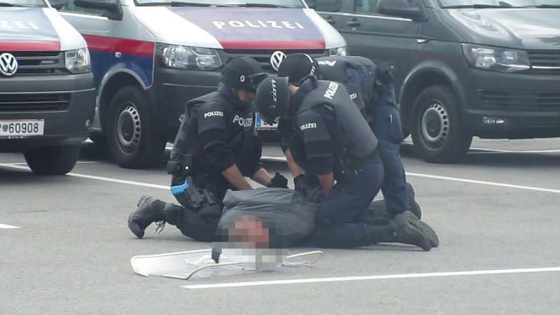 Dornbirn: Bei Streit in den kleinen Finger geschossen