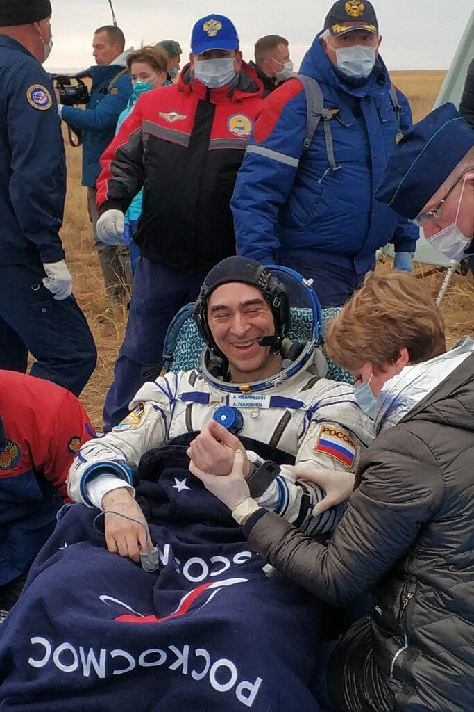 Drei Raumfahrer von ISS wieder sicher auf der Erde