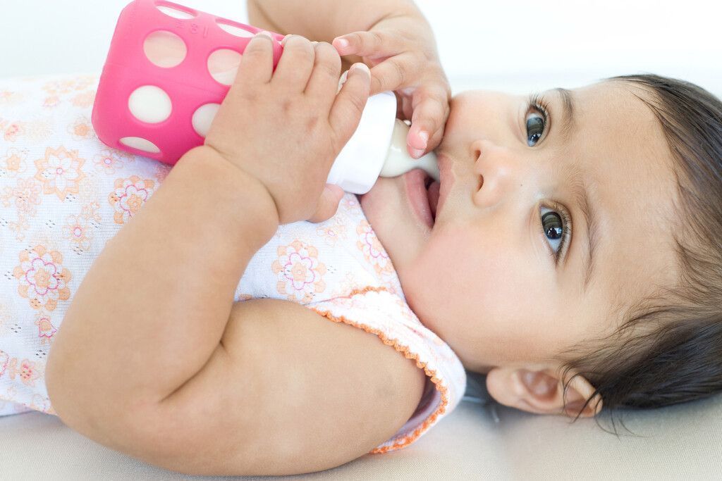 Polypropylen-Babyflaschen geben viel Mikroplastik ab