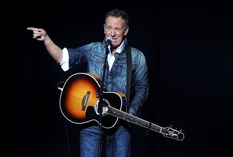 Bruce Springsteen hatte schon Ronald Reagan auf die Finger geklopft. ap