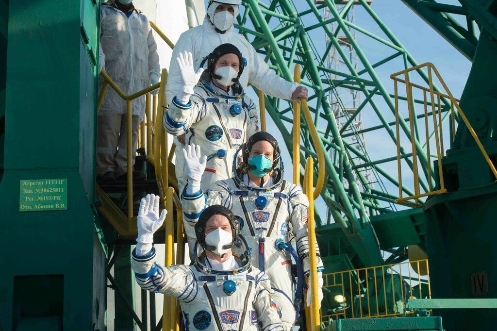 Expressflug ins All: Raumfahrer nach drei Stunden auf der ISS