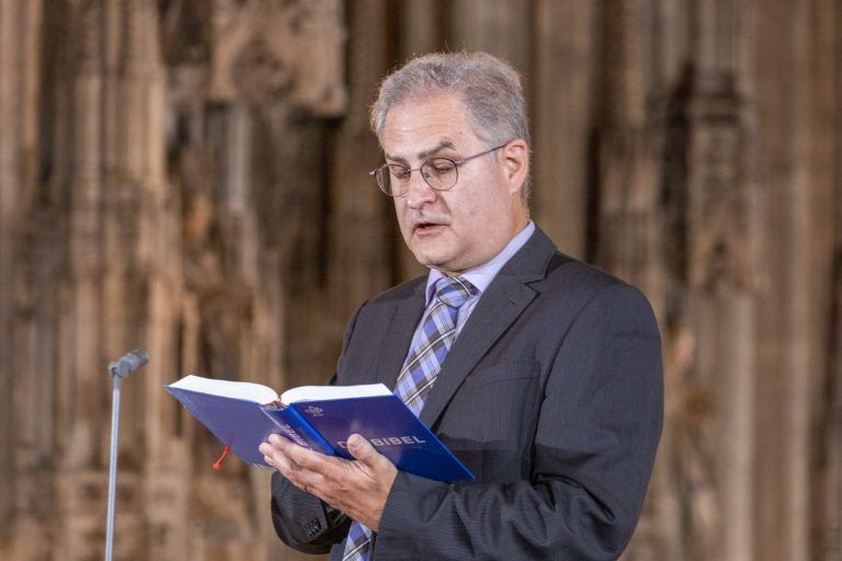 Rieger-Chef Wendelin Eberle hielt bei der Einweihung der Riesenorgel die Lesung.