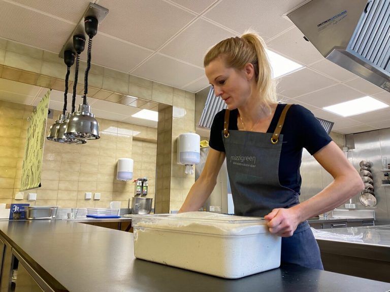 Gastgeberin Denise Amann sorgt in Frastanz für kulinarische Überraschungen. »A5