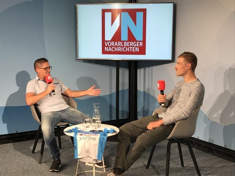 Das Originaltrikot seines Teams Israel Cycling Academy stellte Matthias Brändle für "Ma Hilft" zur Verfügung - mit Orginalunterschrift. <span class="copyright">VN-Sams</span>